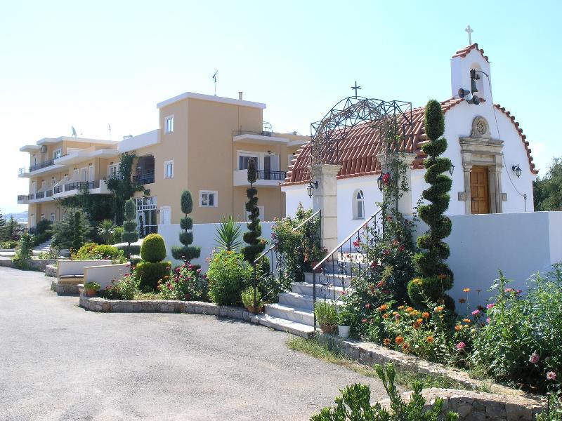 Vantaris Garden And Corner Paralia Kourna Εξωτερικό φωτογραφία